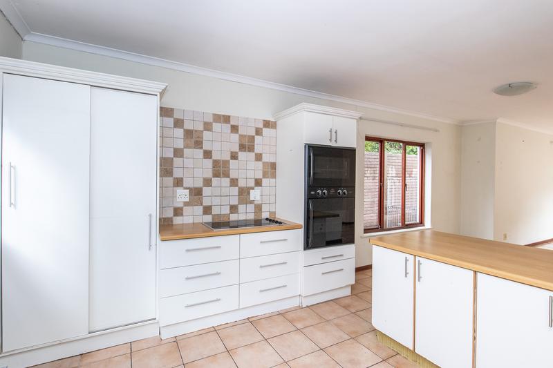 4 Bedroom Property for Sale in Constantia Western Cape